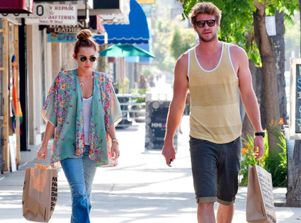 Miley Cyrus, Liam Hemsworth Miley Cyrus, Liam Hemsworth